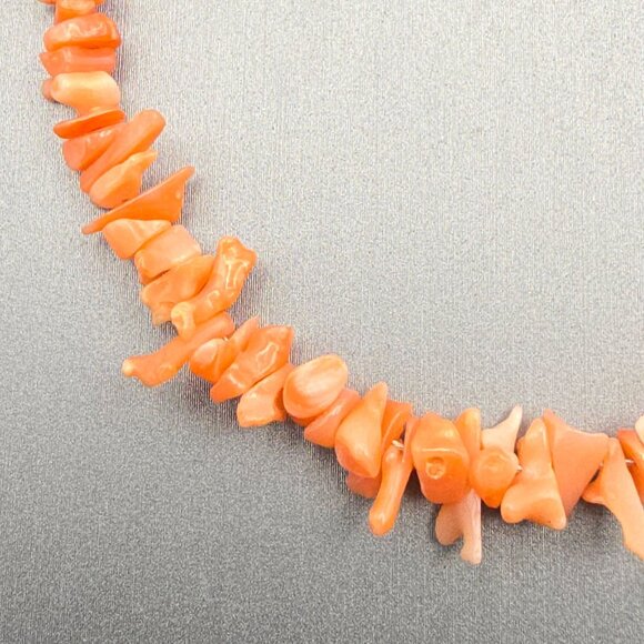 VTG Salmon Coral Chip Beaded Necklace 16" w/ 14k Gold-Filled Spring Ring Clasp - Picture 2 of 5